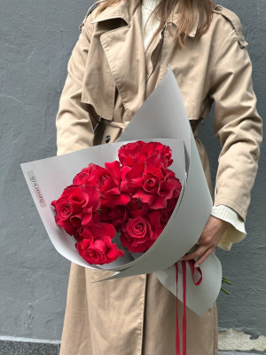 11  червоних троянд