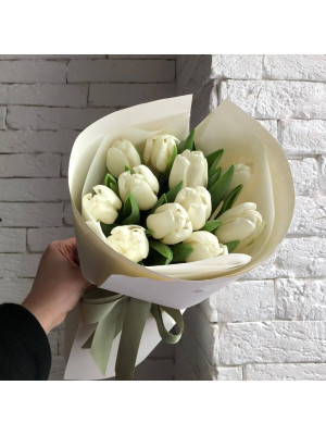Букет 11 білих тюльпанів