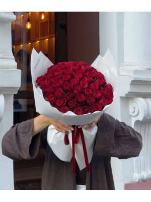 Букет 51 троянда Madam Red 