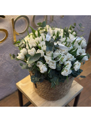 Корзина 75 піоновидних тюльпанів