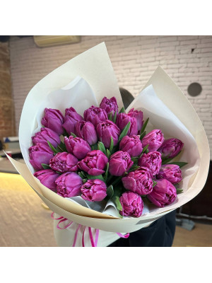 21 піоновидний малиновий тюльпан