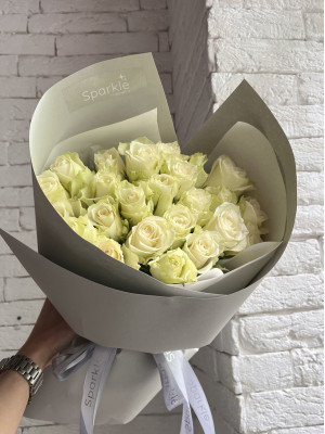 Букет "З білих троянд"