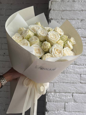 Букет кущової троянди "Bombastic"